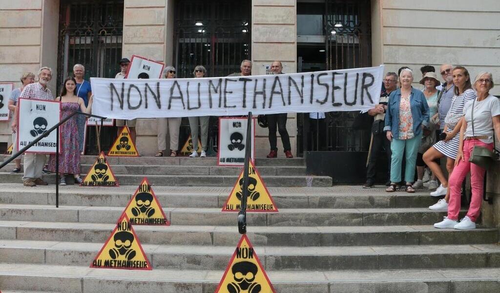 , À Nantes, une pétition contre le méthaniseur déposée à la préfecture