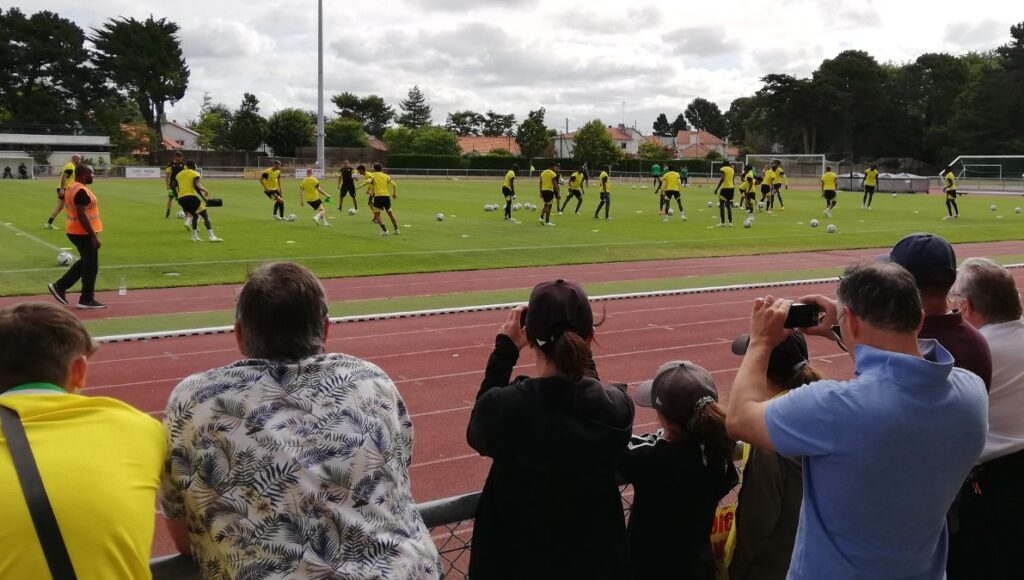 , « C&rsquo;est génial ! » : à La Baule, les fans du FC Nantes aux anges devant leurs idoles