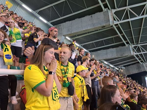 , Le FC Nantes reste en Ligue 1 : la joie des supporters des Canaris