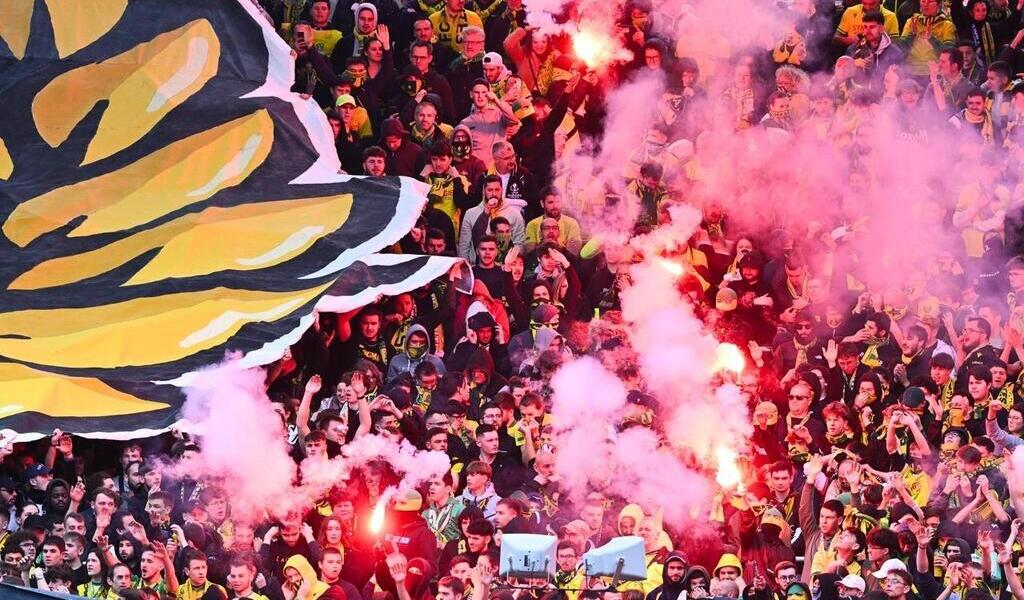 , FC Nantes. Lourde sanction après les craquages de fumigènes contre Strasbourg