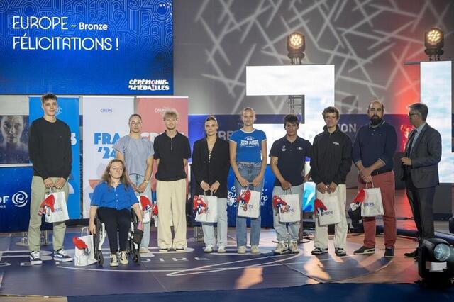 photo les médaillés de bronze aux championnats d’europe récompensés par la région. © maëlie abadie