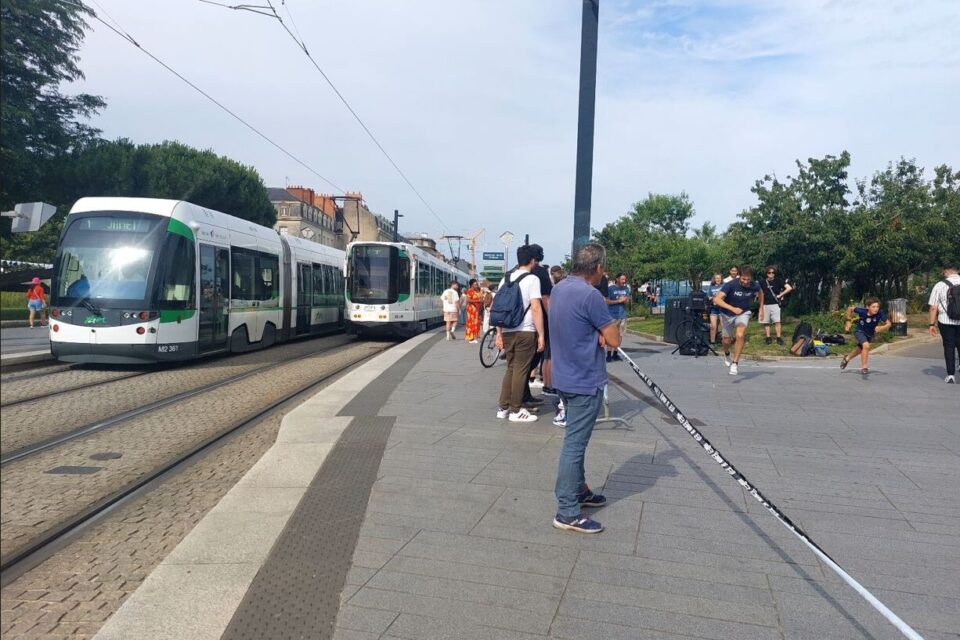 Est-il possible de courir plus vite que le tram de Nantes ?